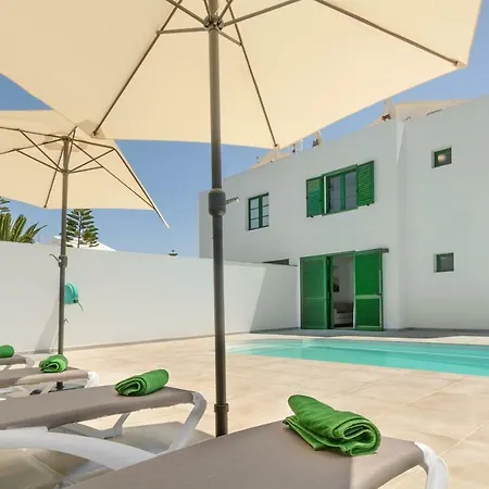 Amanecer I Con Piscina Climatizada Y Wifi Gratis Villa Playa Blanca (Lanzarote)
