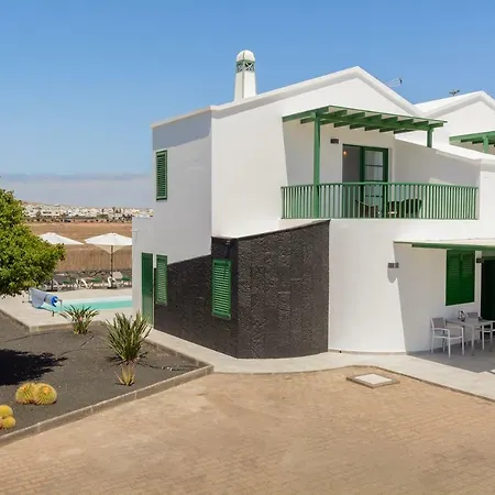 Amanecer I Con Piscina Climatizada Y Wifi Gratis Villa Playa Blanca (Lanzarote)