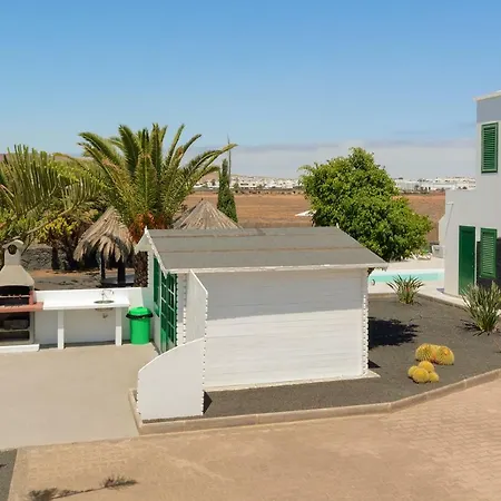 Amanecer I Con Piscina Climatizada Y Wifi Gratis Villa Playa Blanca